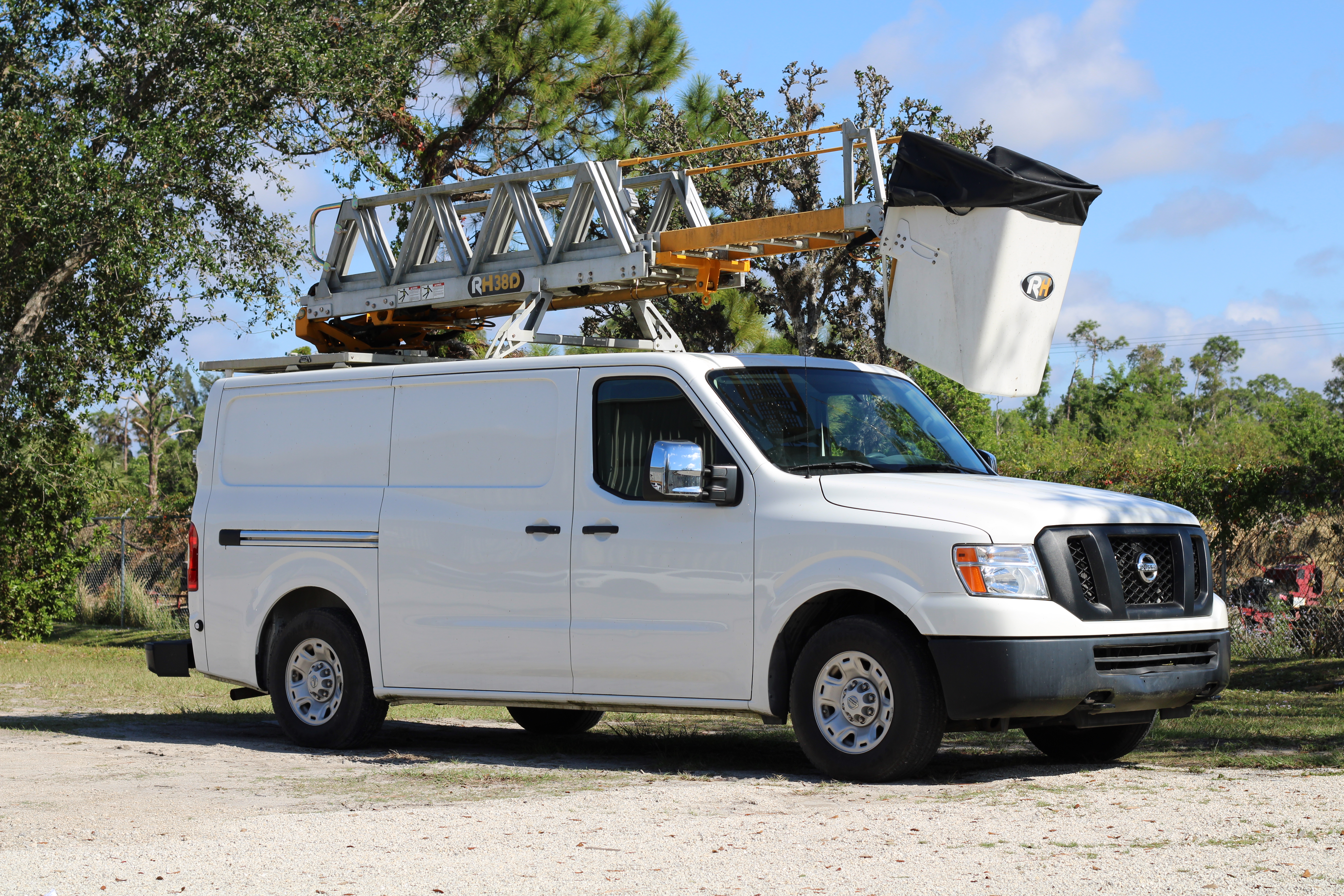 RH38D - Nissan 3500 (2019)